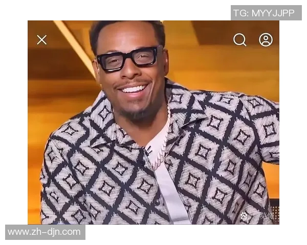 女主持与皮尔斯默契配合皮尔斯直言不想与他人合作播客